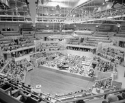 880491 Afbeelding van vermoedelijk een openbare repetitie van een onbekend symfonieorkest in het Muziekcentrum ...